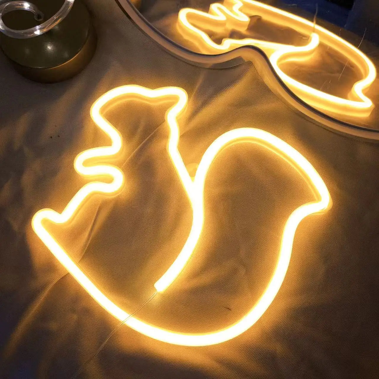 LED Neon Bat Spirit Wall Decor: USB/Battery Halloween Glow
