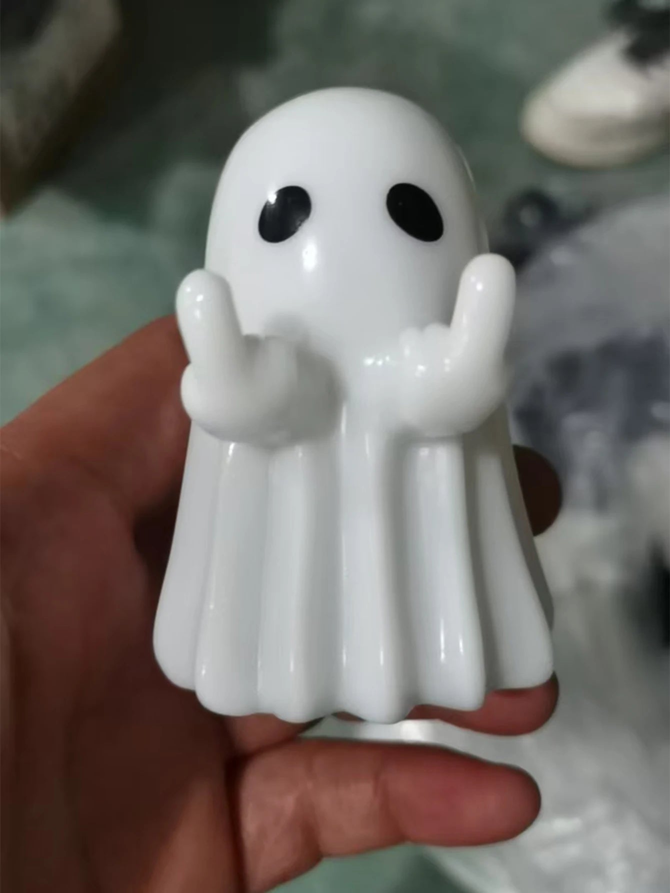 Middle Finger Cute Ghost Statue, Ghosts Small Scary Ghost Figurines