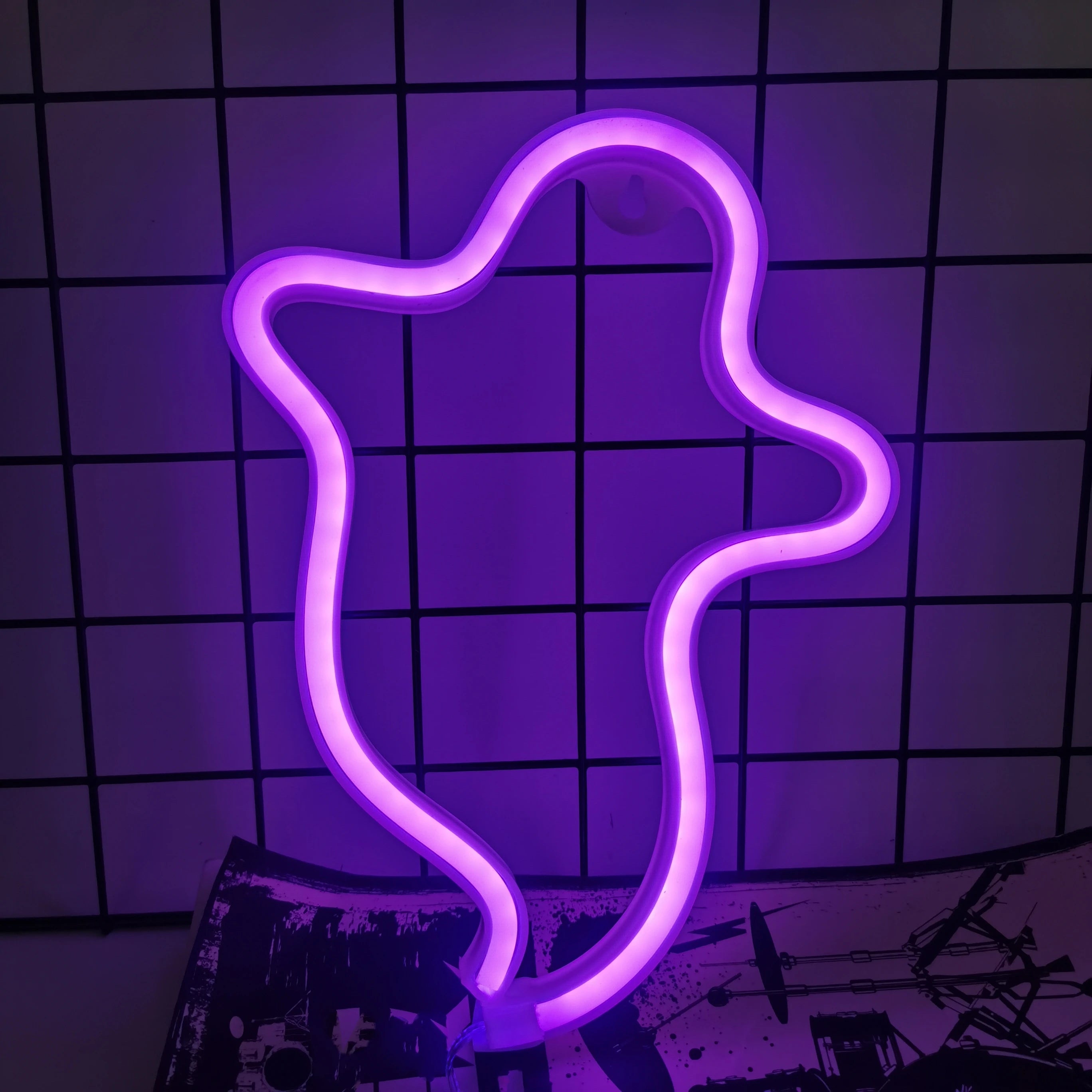 LED Neon Bat Spirit Wall Decor: USB/Battery Halloween Glow