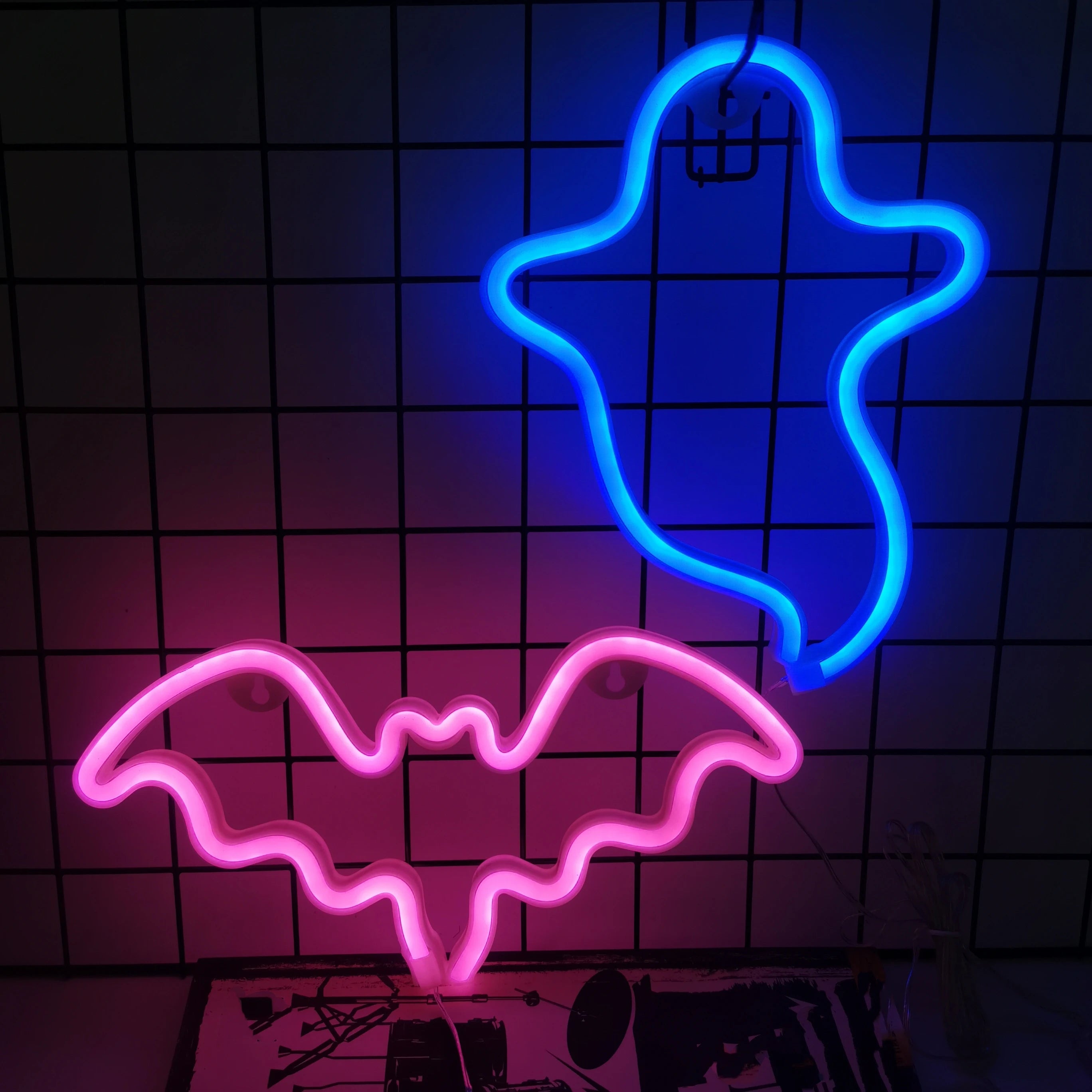LED Neon Bat Spirit Wall Decor: USB/Battery Halloween Glow