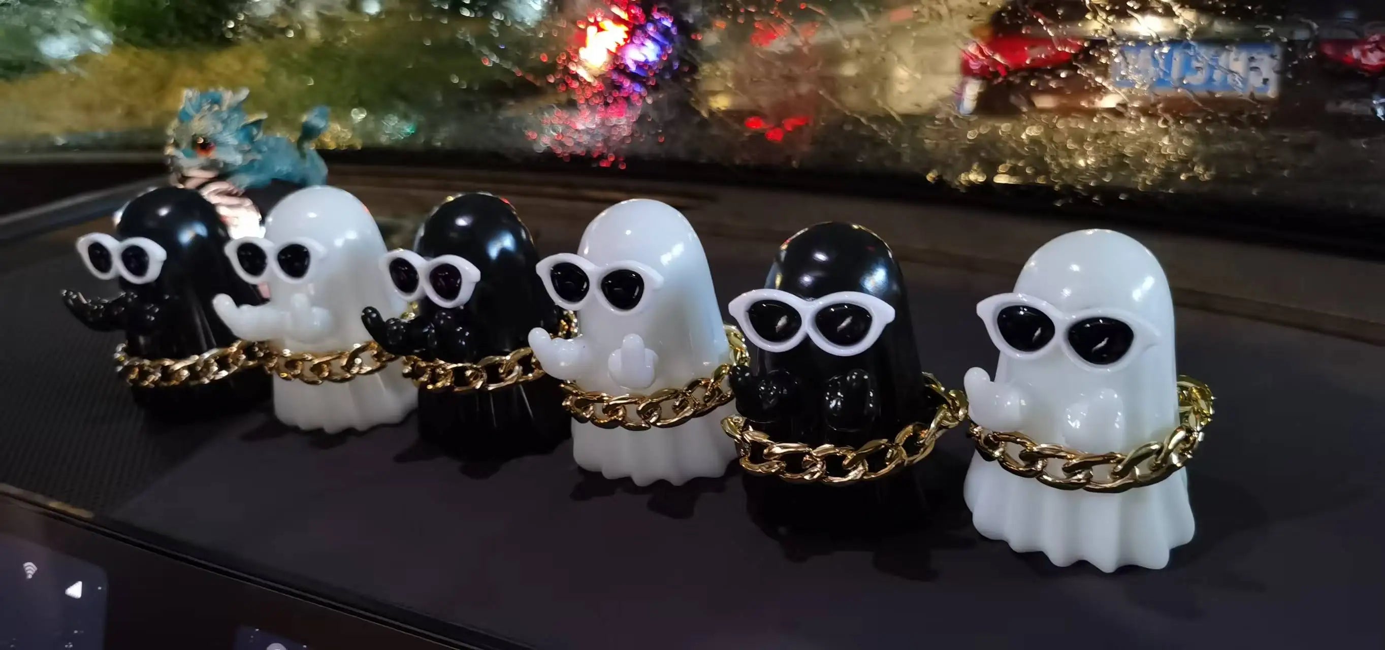 Middle Finger Cute Ghost Statue, Ghosts Small Scary Ghost Figurines