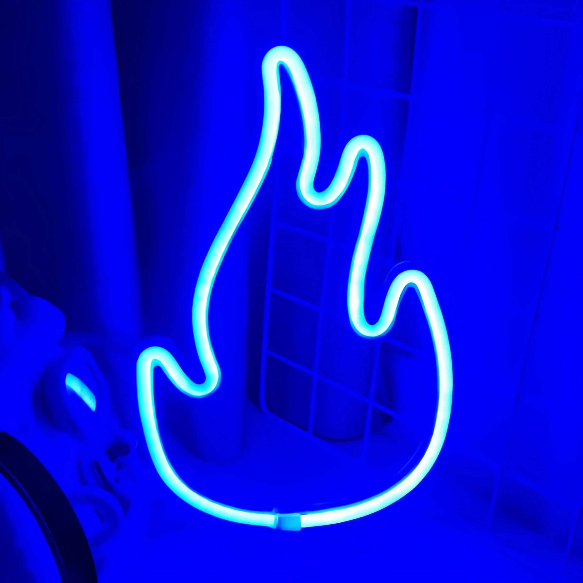 LED Neon Bat Spirit Wall Decor: USB/Battery Halloween Glow