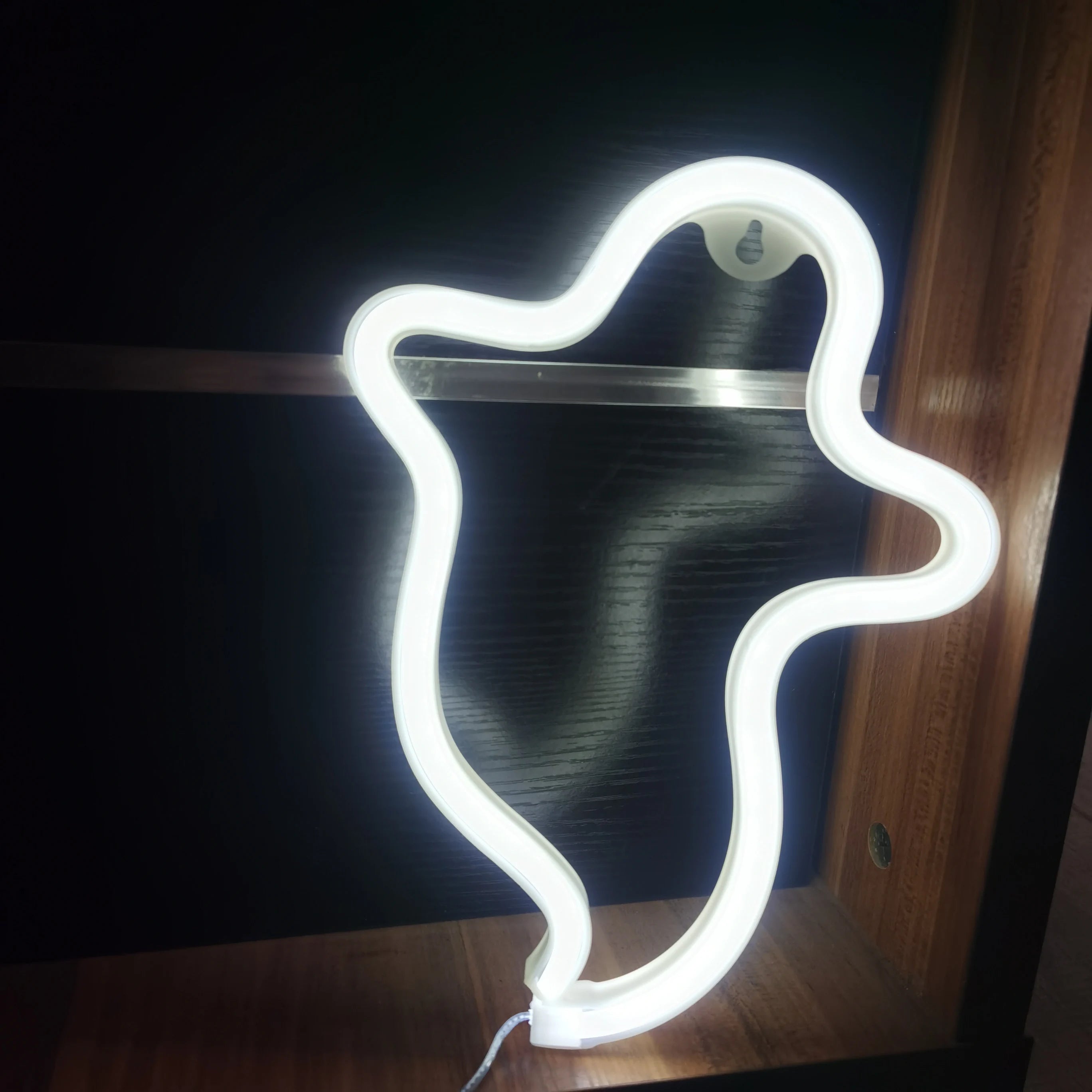 LED Neon Bat Spirit Wall Decor: USB/Battery Halloween Glow