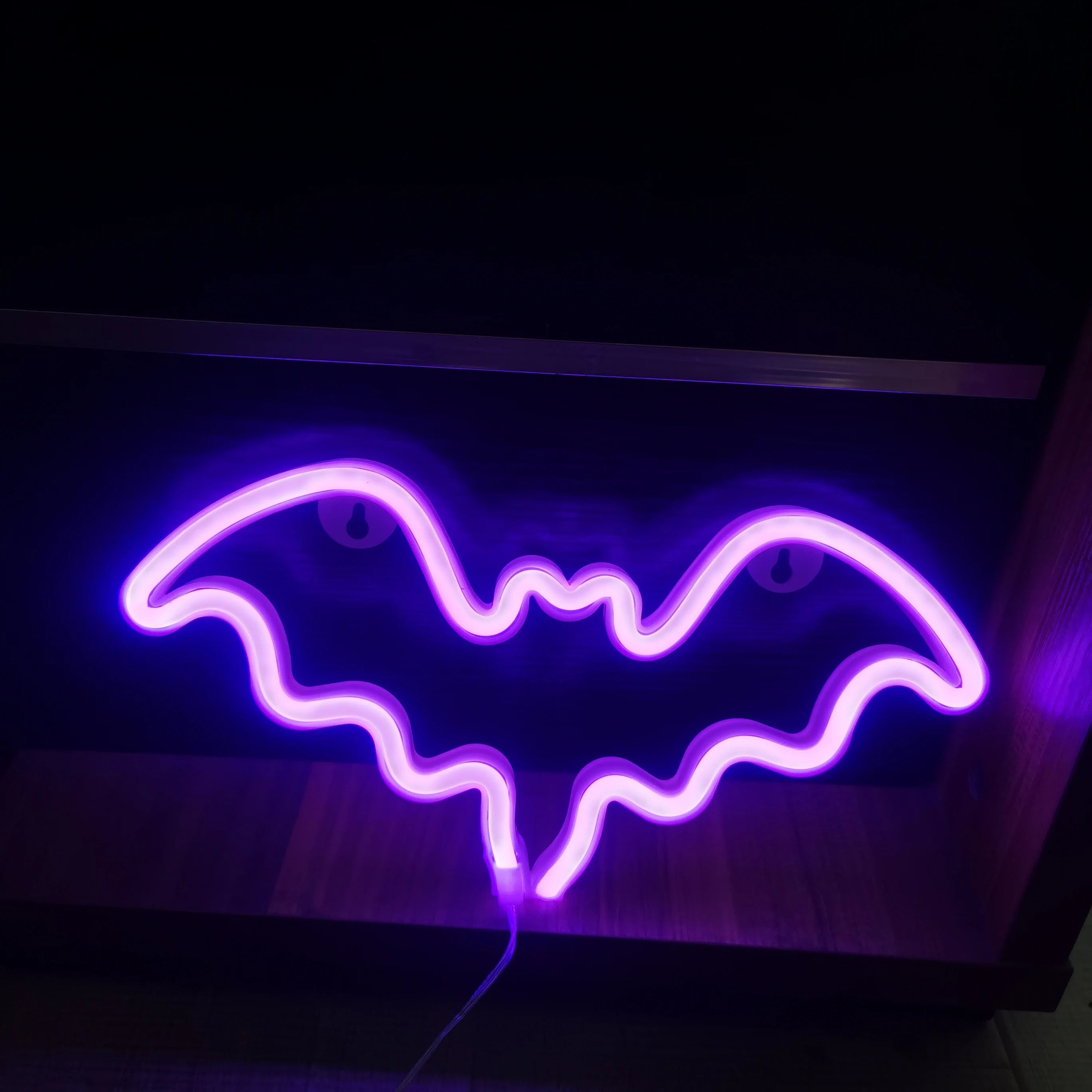 LED Neon Bat Spirit Wall Decor: USB/Battery Halloween Glow