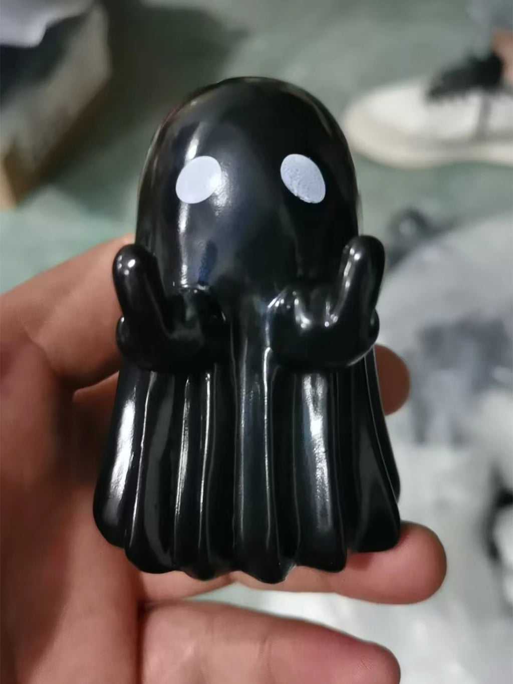 Middle Finger Cute Ghost Statue, Ghosts Small Scary Ghost Figurines