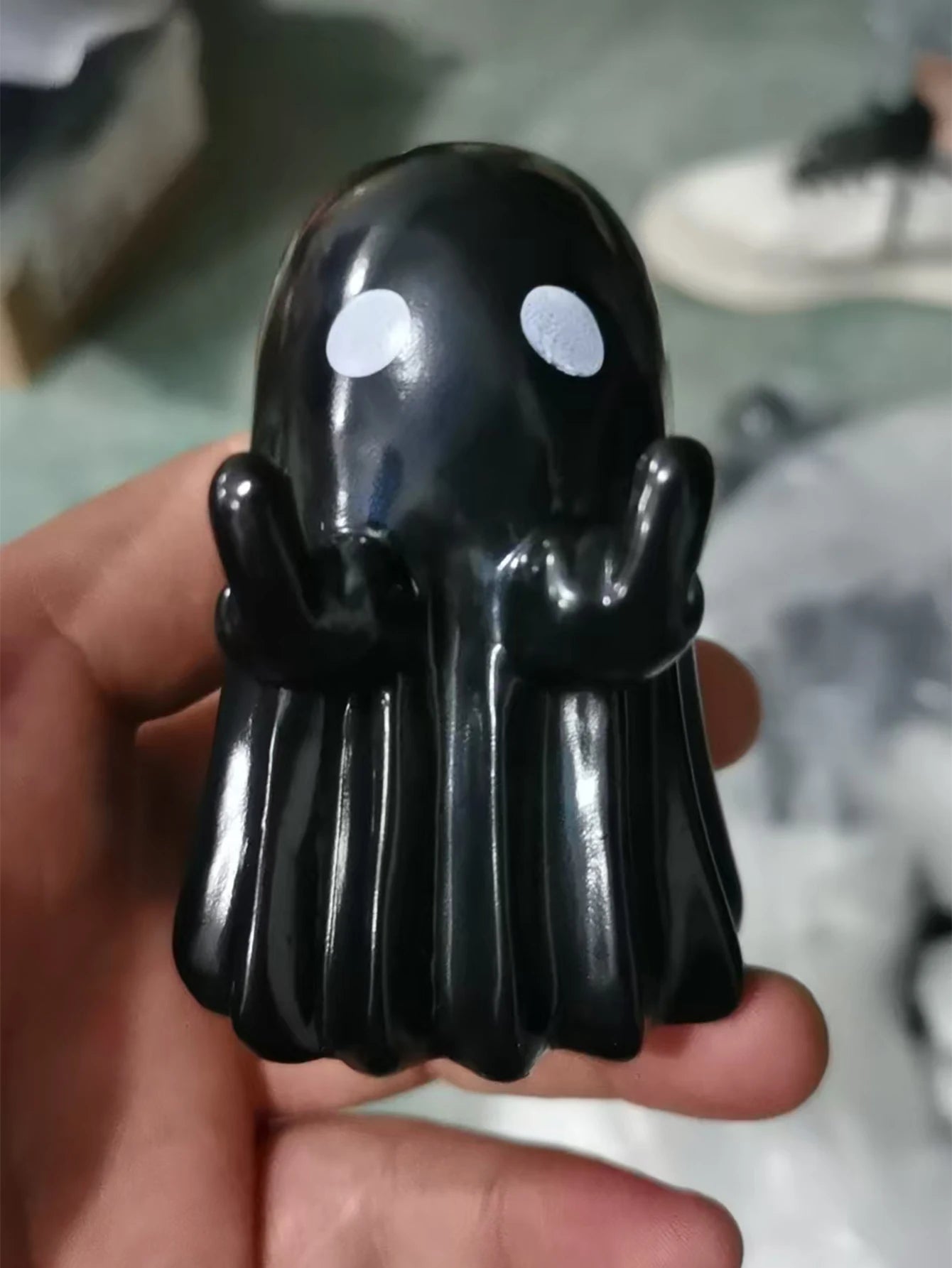 Middle Finger Cute Ghost Statue, Ghosts Small Scary Ghost Figurines